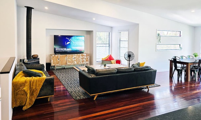 Sunshine Coast Casa | Split level multi-family tropical beach house