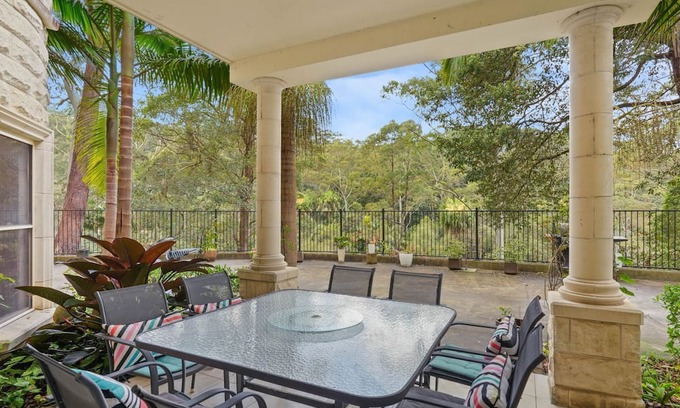 Central Coast Casa | Castle in the Meadow