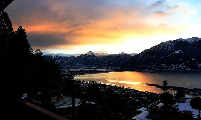 Orselina Apartamento | Large apartment on the 1st floor for 1-2 persons.