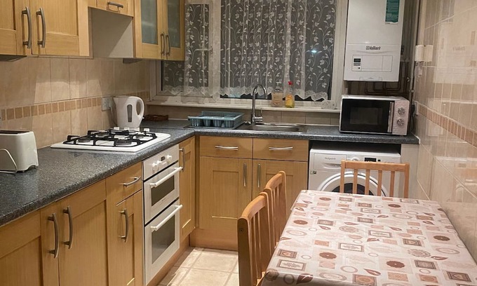 Weavers Apartamento | Charming 4-bedroom Apartment in East London - Perfect City Getaway