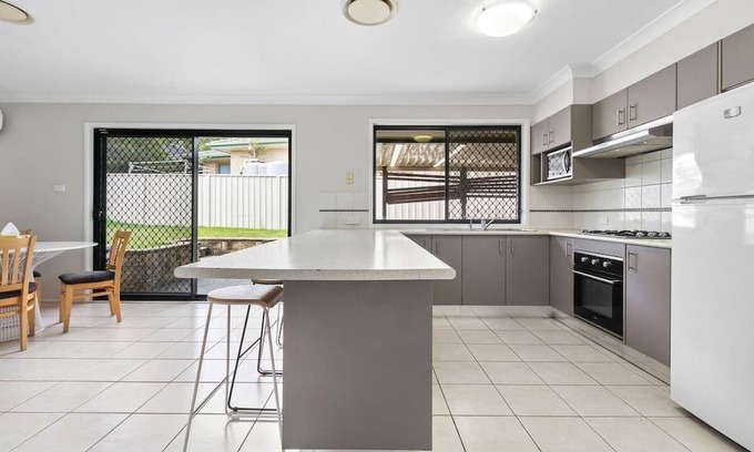 Birmingham Gardens Casa | Large Seven Bed House