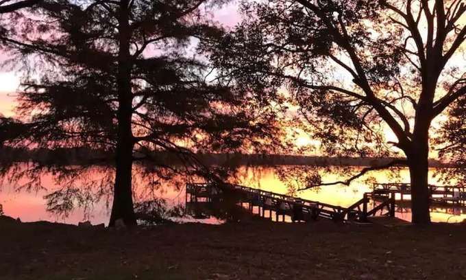 Eudora Casa | The Minnow Bucket - A lakeside get-away