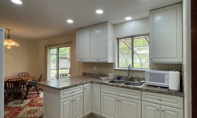 Farmington Hills Villa | Beautiful Farmington Hills Home