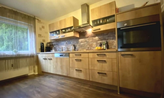 Marburg Apartamento | Marburg Apartment relaxed Erwin in a quiet location on the edge of the forest with balcony