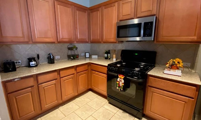 Pearland Casa | Upscale Pearland Home in Prime Location! Unique and Spacious!