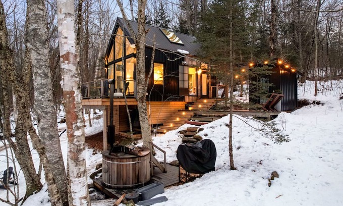 Hampstead Cabina | Secluded Lakefront Treetop Cabin with Nordic Spa