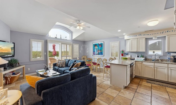 Diamond Beach Condominio | Spacious 4BR Condo with Pool Access & Ocean Views, Steps from Diamond Beach!