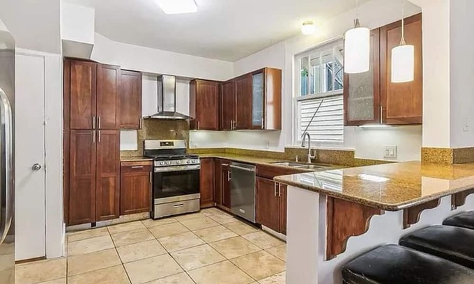 Audubon Casa | Charming 4-bedroom house with WiFi, AC steps to Universities in New Orleans