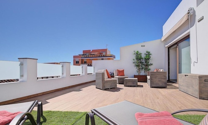 Los Llanos Apartamento | Apartment 'Elita House' with Mountain View, Private Terrace and Wi-Fi