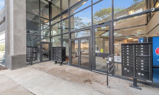 Waldron Casa | Lovely 1bedroom/1bath Apartment in Kansas Free WiFi Parking near Airport