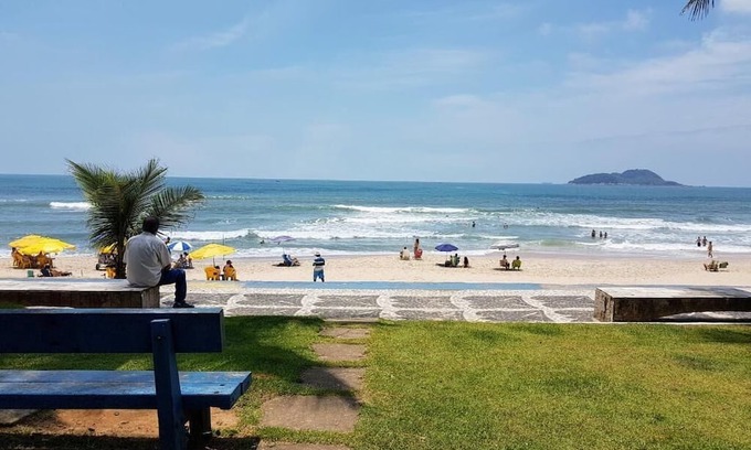 Tombo Apartamento | Rest 100m from Tombo Beach, pet friendly with WI-FI