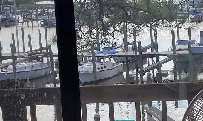 League City Casa | Charming 3-bedroom waterfront townhome with WiFi and AC in wonderful League City
