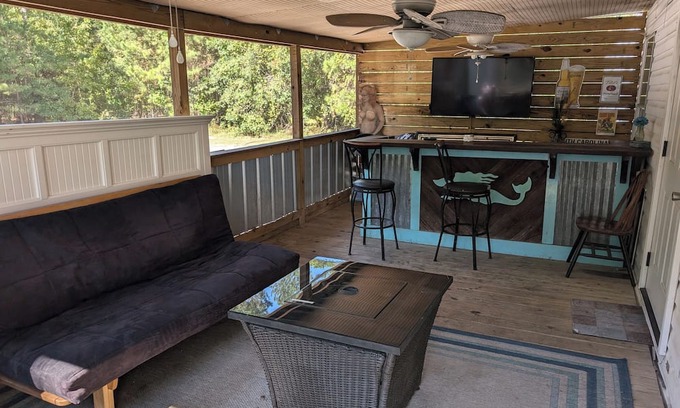 Summerton Casa | Charming 2-BR 2BA on Lake Marion- John C Landing -Cuddo Summerton SC