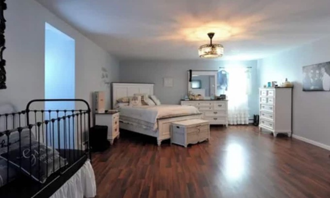Avoca Casa | Spacious house in charming Avoca NY with WiFi, AC and eight person, hot tub.