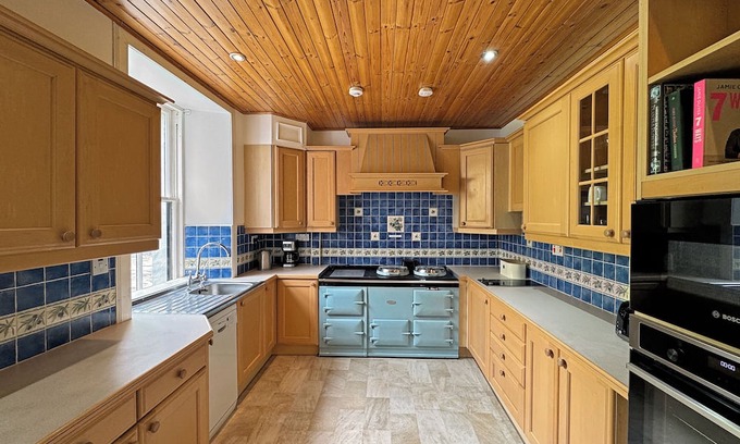 West Laroch Casa | Glenrigh House - Truly special home with beautiful gardens and church ruins.