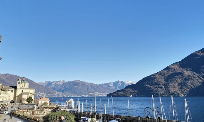 Lunecco Casa | Holiday Home 'Casa Piccola' with Mountain View, Private Garden and Wi-Fi