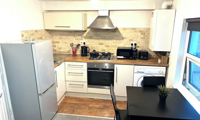 Hammersmith and Fulham Apartamento | Cosy 1-bed flat in Fulham near Chelsea Stadium!