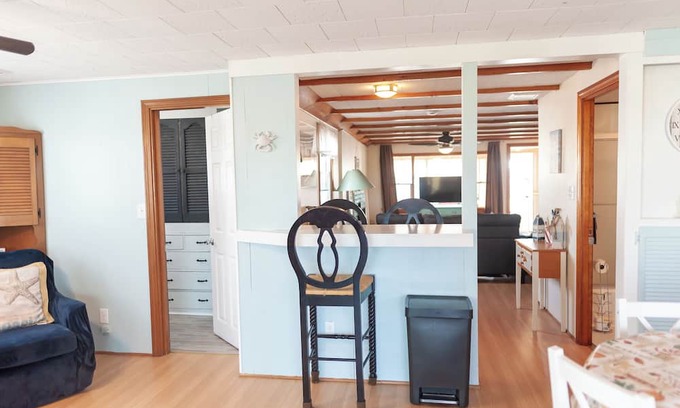 Seabrook Cabaña | Charming 2-bedroom cottage at fabulous Seabrook Beach with breathtaking sunsets!
