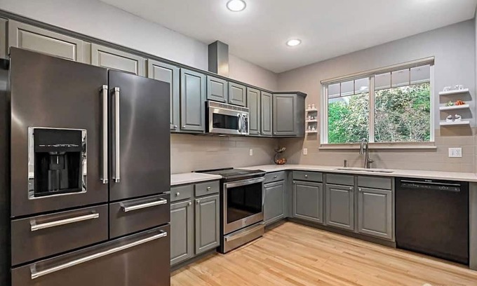 Snoqualmie Ridge Casa | SQ100: Charming 2-bedroom house with WiFi and AC in delightful Snoqualmie