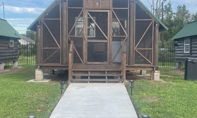 Crown Point Cabina | Cozy cabin in wonderful Marrero with WiFi, AC Cabin 6