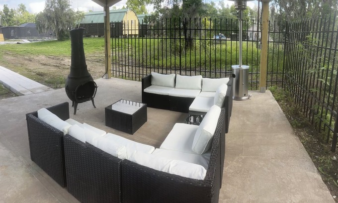 Crown Point Cabina | Cozy cabin with WiFi and AC in charming Marrero Cabin 7