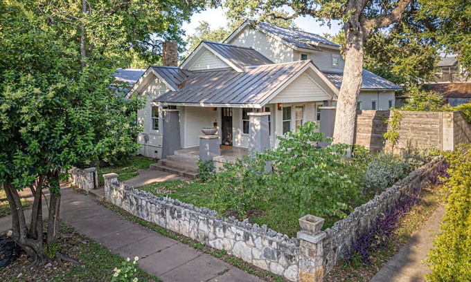 Bouldin Casa | The Cowboy Estate by Allens Boots