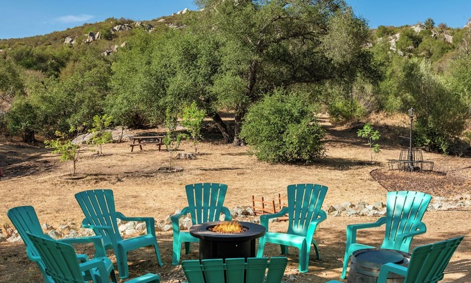 Ramona Casa | Spacious 4-bedroom Mountain house in Ramona Wine country with Games & Hot tub