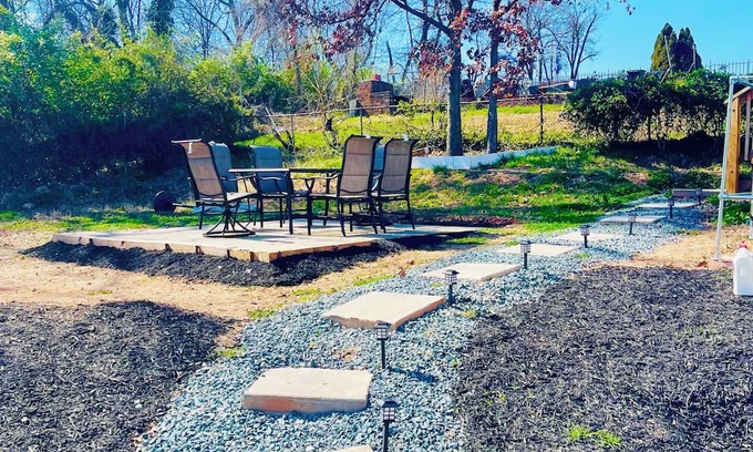 Capitol Heights Casa | "Perfect Blend: 5 Bedrooms, Modern Luxury, Grill, Jetted Tub & Prime Location!"