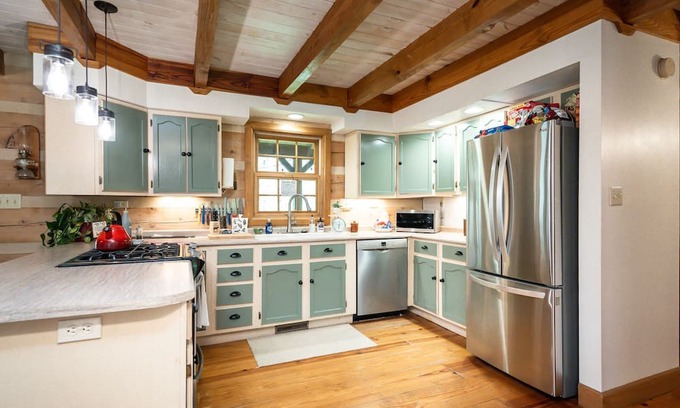 Brevard Cabina | Cozy & Secluded Cabin w/Private Waterfalls, Streams, & Wi-Fi! Pets OK!