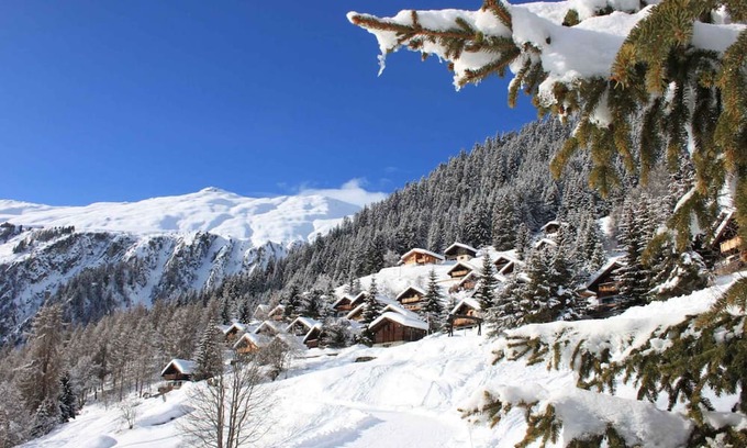 Blatten bei Naters Chalet De Esquí | Chalet with balcony and heating