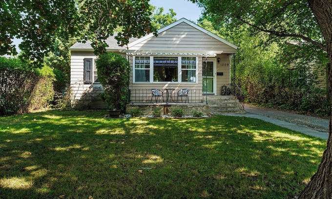 Billings Casa | NEW Mid-Century 4 Bed 2Bath Home w/PlayRoom