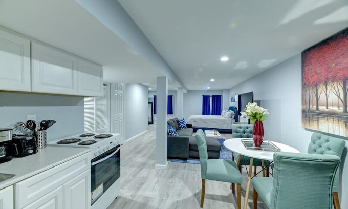 Fairlawn Casa | Emerald Escape Hilltop Home