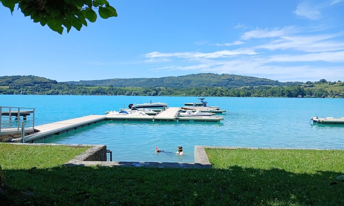 Bilieu Apartamento | LAC CASA 60 - gîte with beach and terrace overlooking the lake