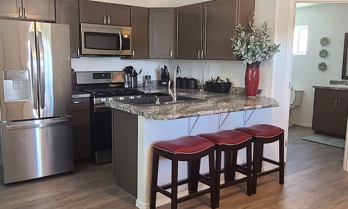 Farmington Casa | Charming 1-bedroom Casita-Tiny Home in the Heart of the Four Corners, Aztec, NM