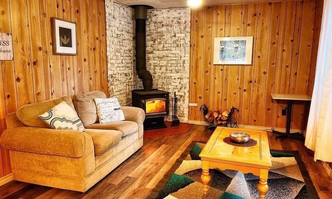 Westerose Cabina | Beautifull Cabin on over a half acre in Norris beach pigeon lake!