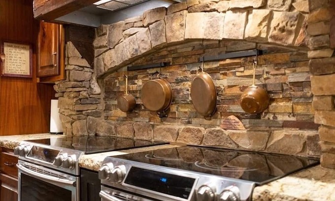 Talking Rock Cabina | Large and charming 4-bedroom log cabin in the Georgia mountains