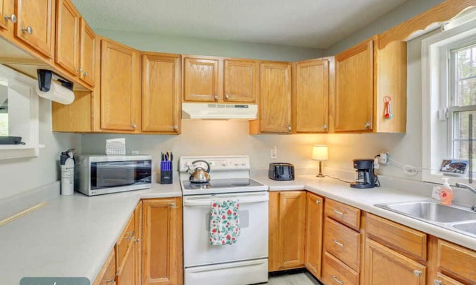 Little River Casa | Spacious 3 bedroom house in Little River. WiFi, AC, pool near Cherry Grove beach