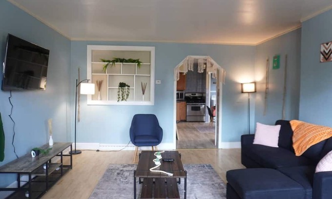 Front Park Apartamento | This apartment is a 2 bedroom(s), 1 bathrooms, located in Buffalo, NY.