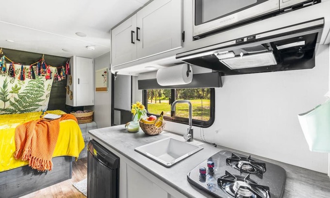 Holmes County Casa | ‘ Adventure Awaits’: 21ft Lightweight Travel Camper