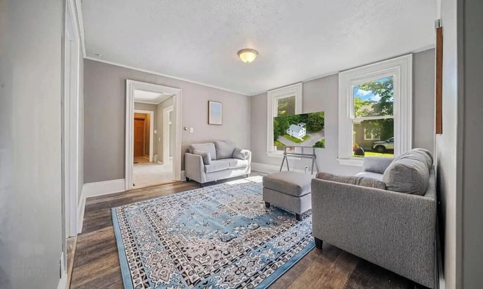 Southern Coast Apartamento | Charming 2bedroom apartment with WiFi and fitness room in heart of downtown Saco