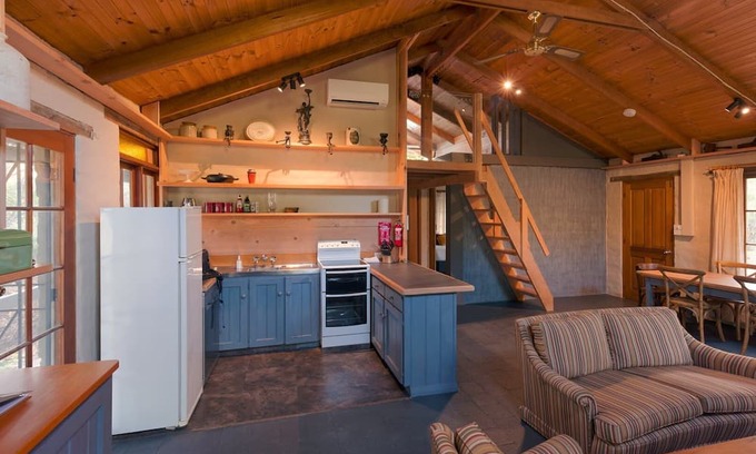 South Bruny Casa | Cloudy Creek Cottage ~float in serenity!