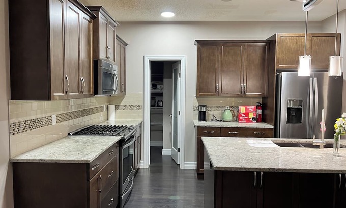 Southeast Edmonton Casa | Imagine Relaxing in a Beautiful Home!