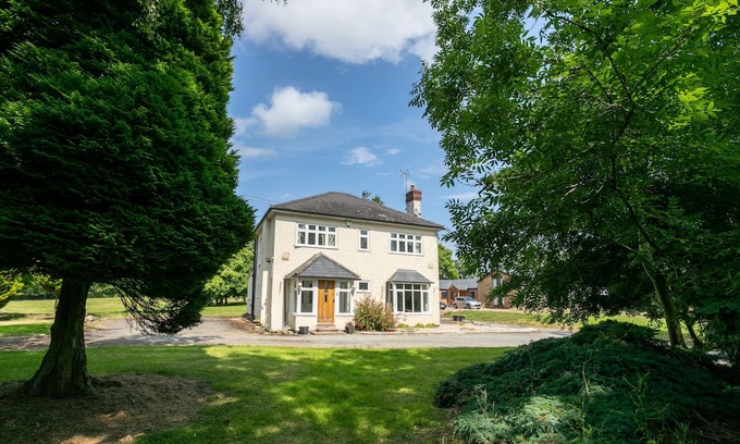 Whitney-on-Wye Casa | Woodcote House Farm - a serviced house that sleeps 6 guests in 3 bedrooms