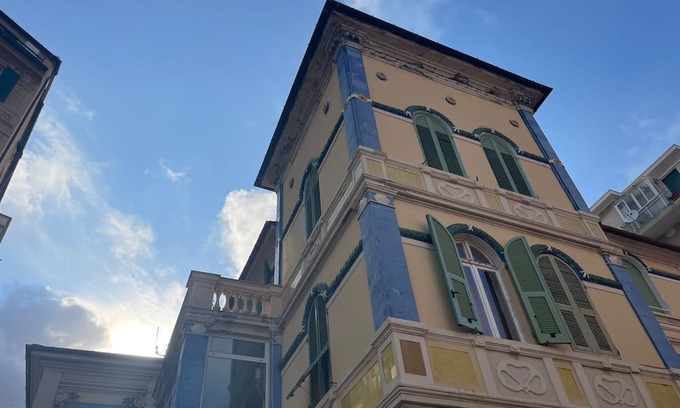 Vado Ligure Apartamento | Room 'Suite' with Shared Terrace, Wi-Fi and Air Conditioning