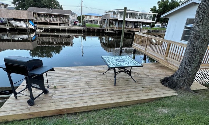 Slidell Casa | Tiny House on the Water in Slidell with WiFi, AC