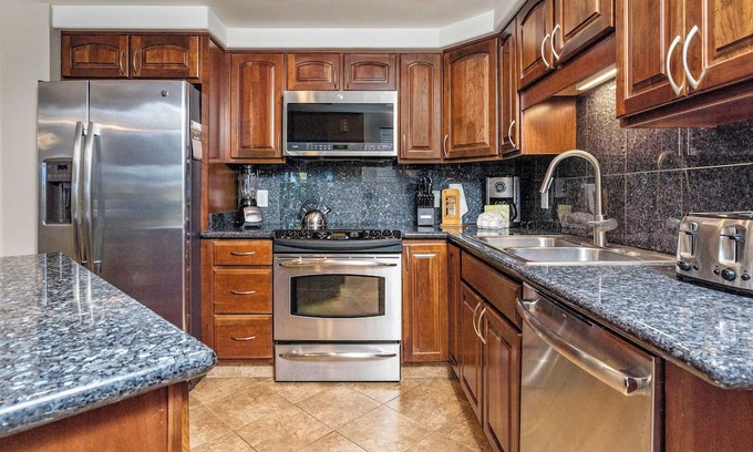 Kihei Apartamento | Immaculate Condo across from Beach MBQ208B