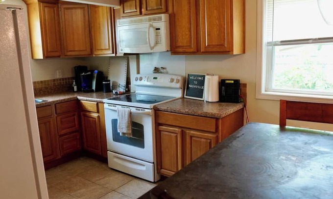 Heron Walk Casa | Cozy 2 Bedroom House with Recording Space in Nashville