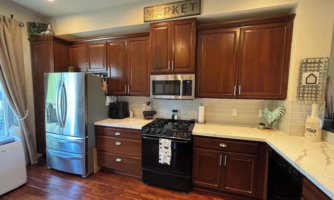 Issaquah Highlands Casa | Cozy 3-bedroom townhome in charming Issaquah Highlands area with WiFi.