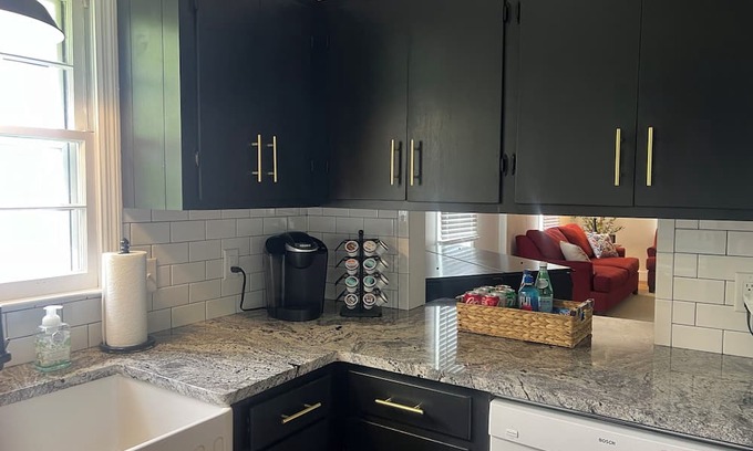 Mount Vernon Casa | Charming 2-bedroom house with AC and WiFi in downtown Ailey