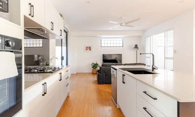 West End Casa | Modern self contained quiet flat in West End